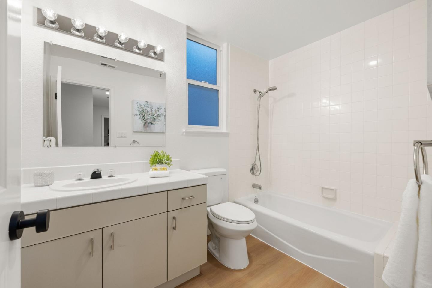 30 Lorton Avenue 105