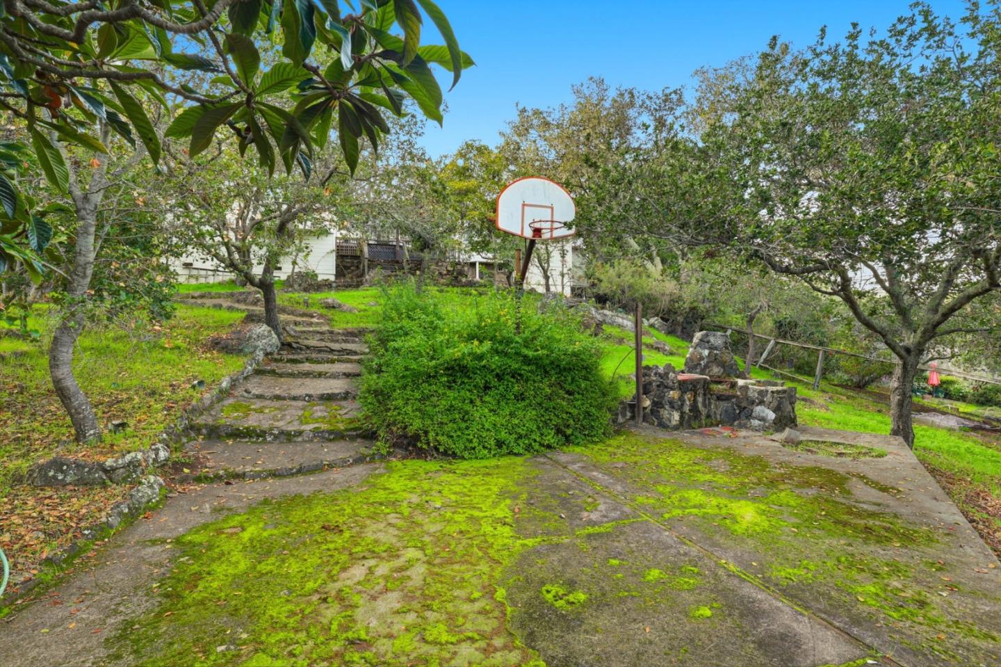 11 South Palomar Drive