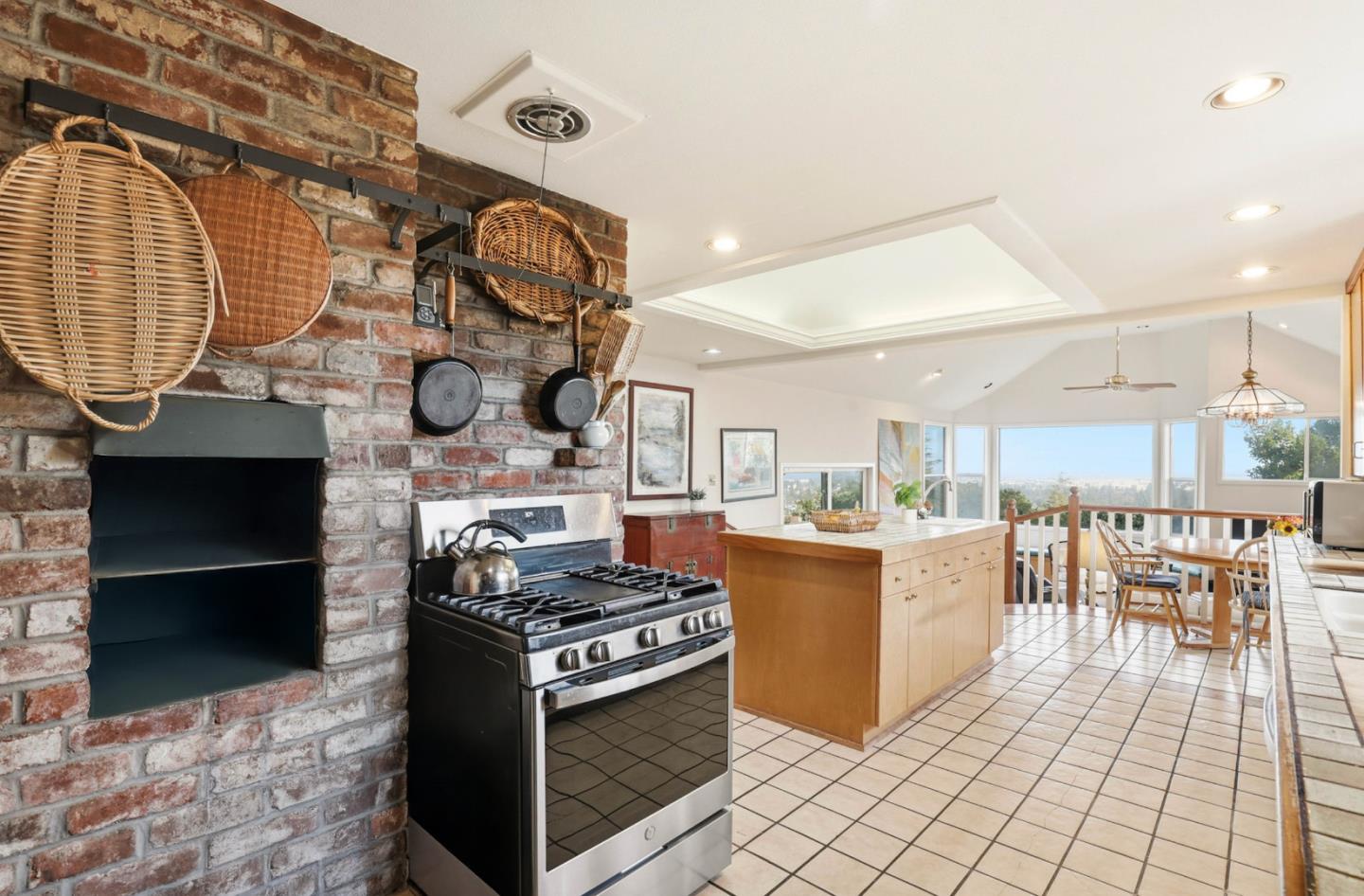 11 South Palomar Drive