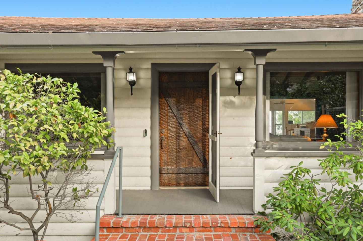 11 South Palomar Drive