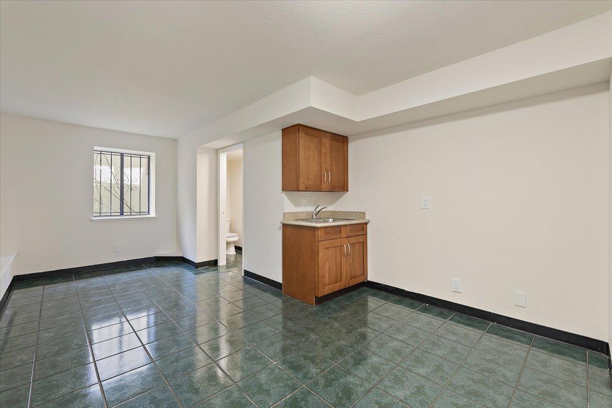 150 Winding Way