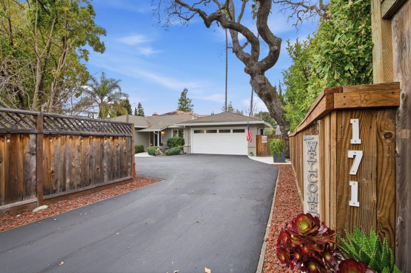 171 Santiago Avenue
