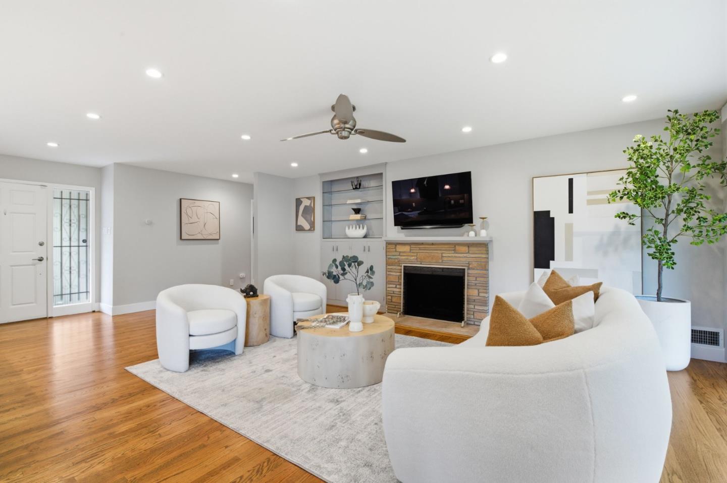 171 Santiago Avenue