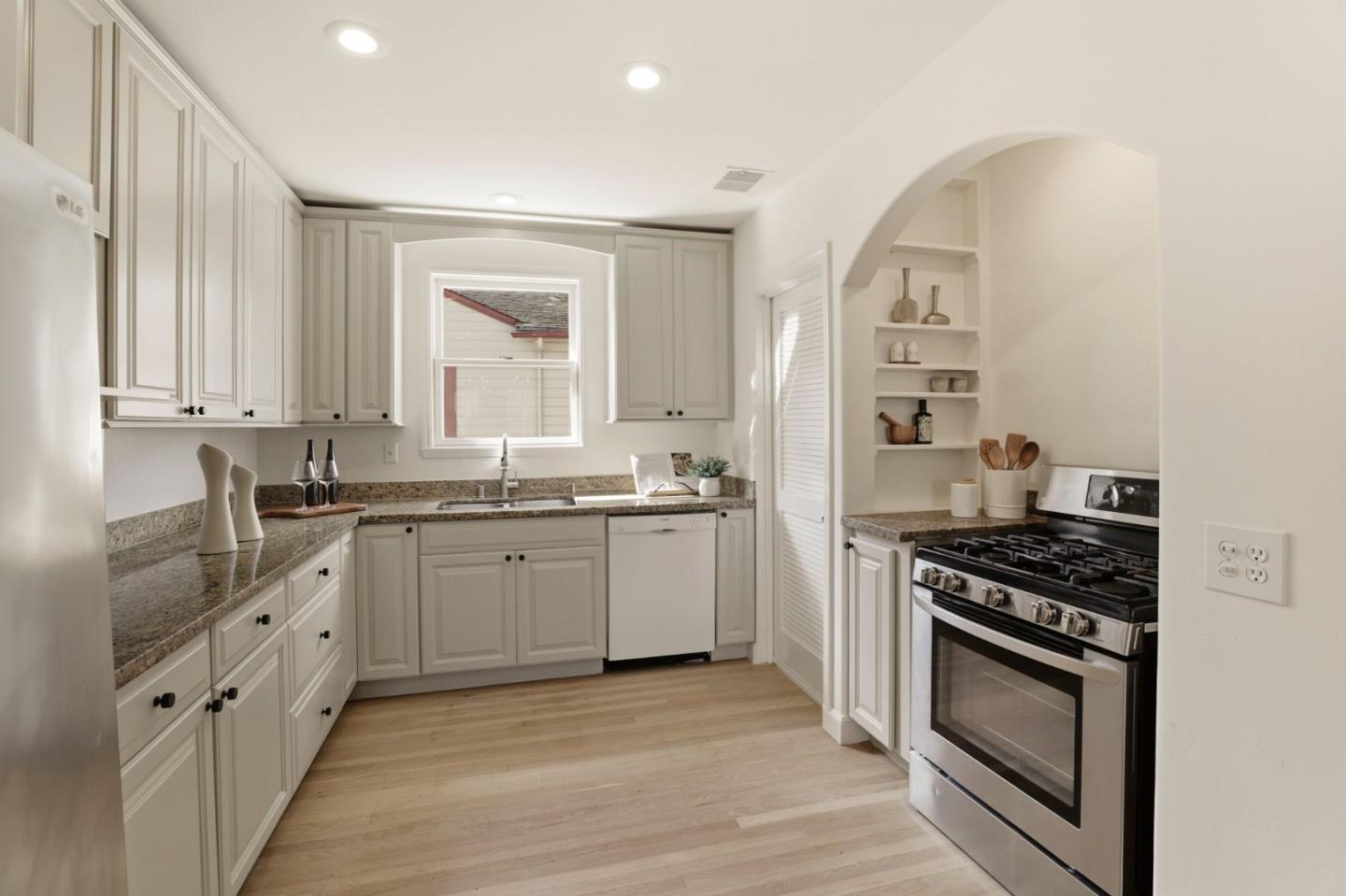 1017 Henderson Avenue