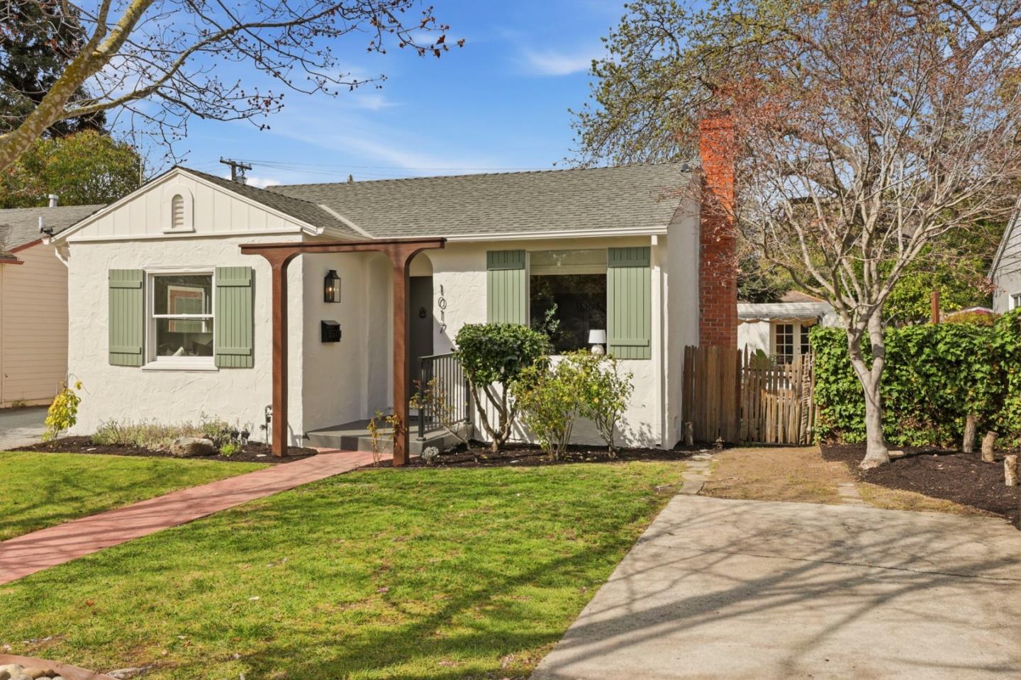 1017 Henderson Avenue