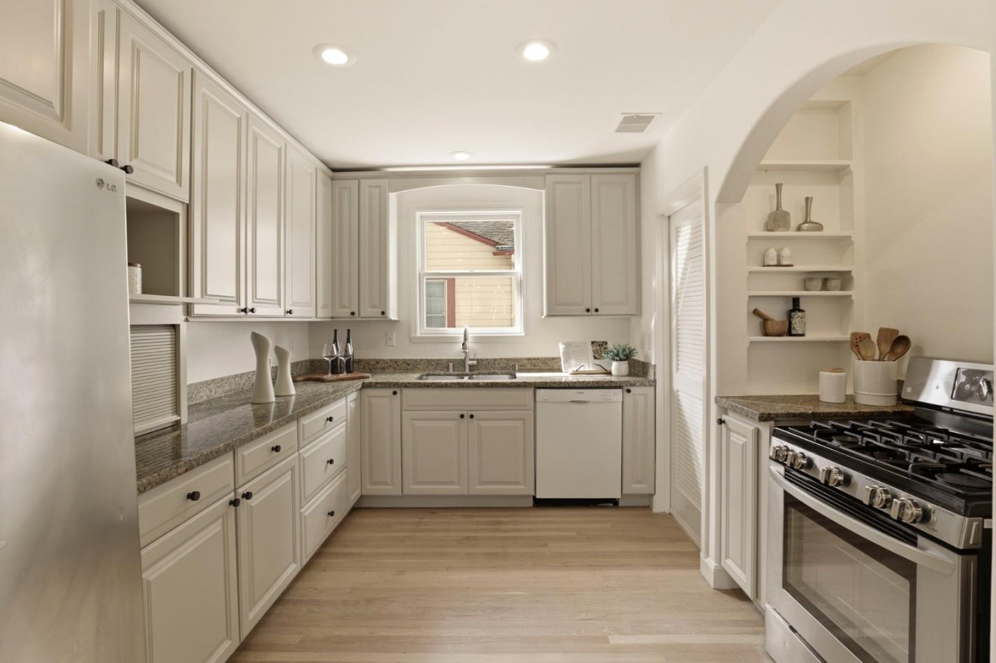 1017 Henderson Avenue