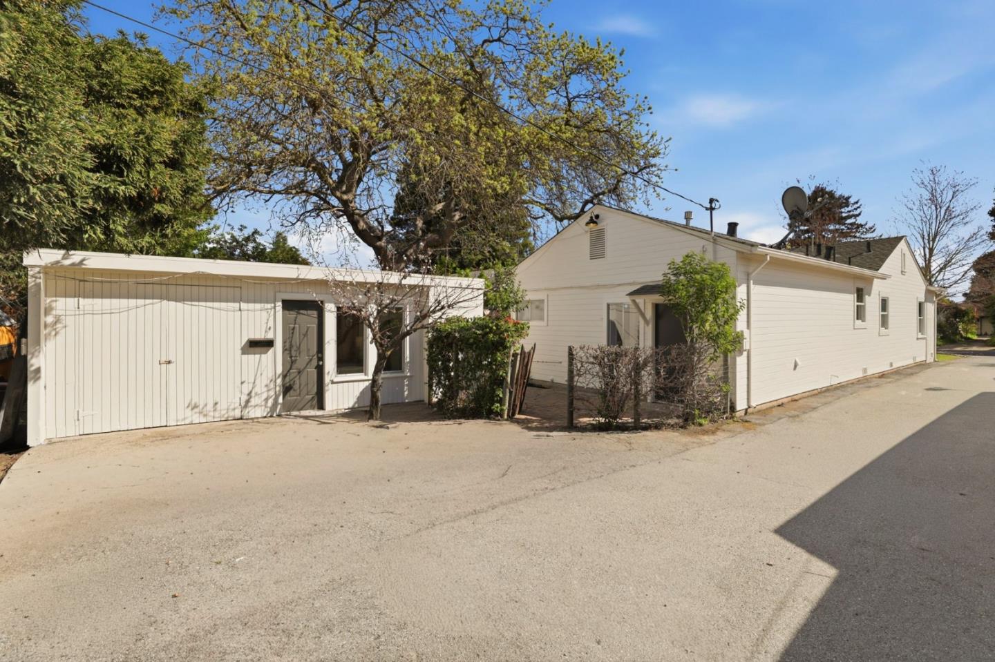 1017 Henderson Avenue