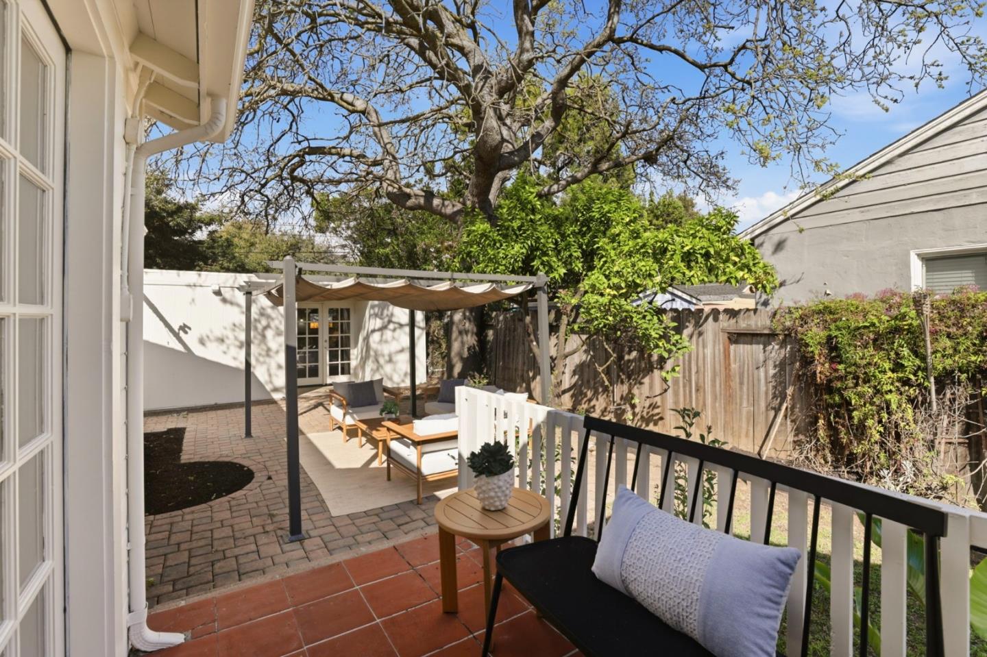 1017 Henderson Avenue