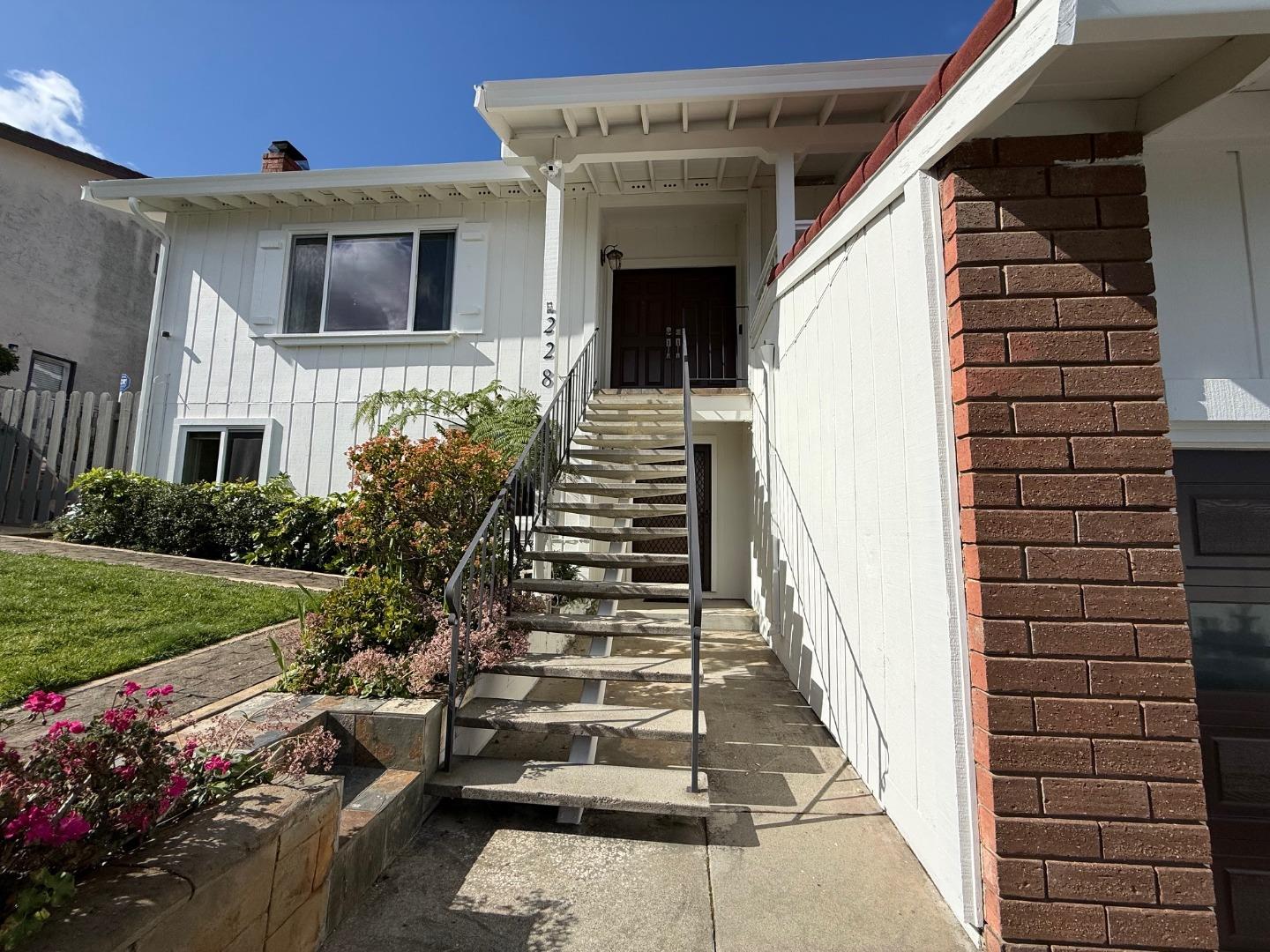 228 Crestview Drive