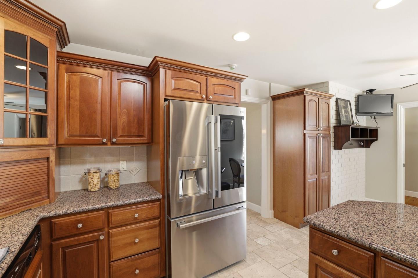 3539 Parkland Avenue