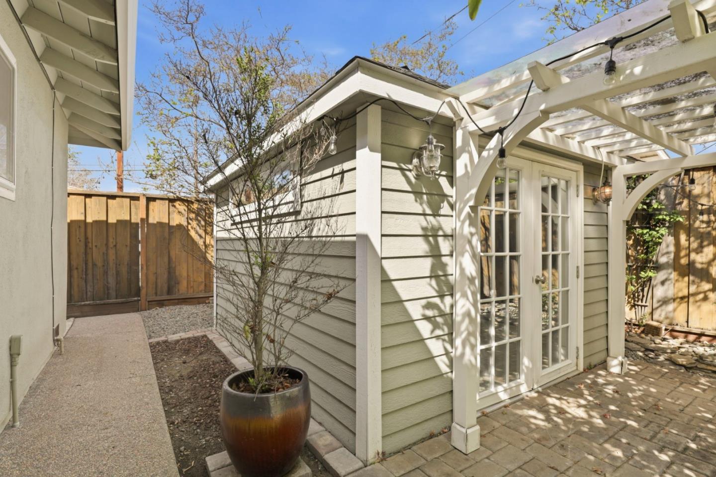 3539 Parkland Avenue