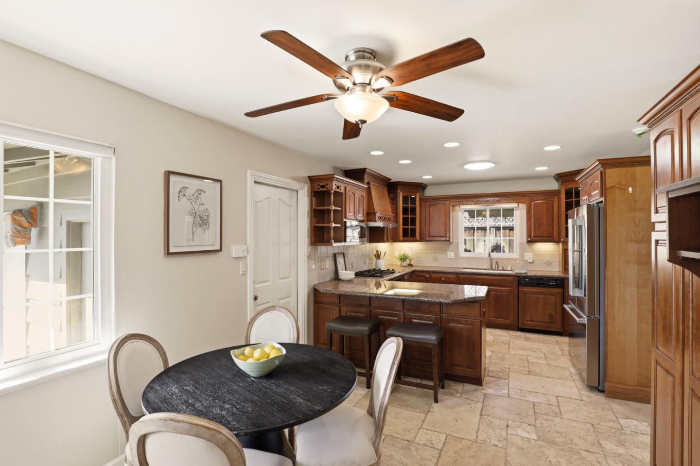 3539 Parkland Avenue