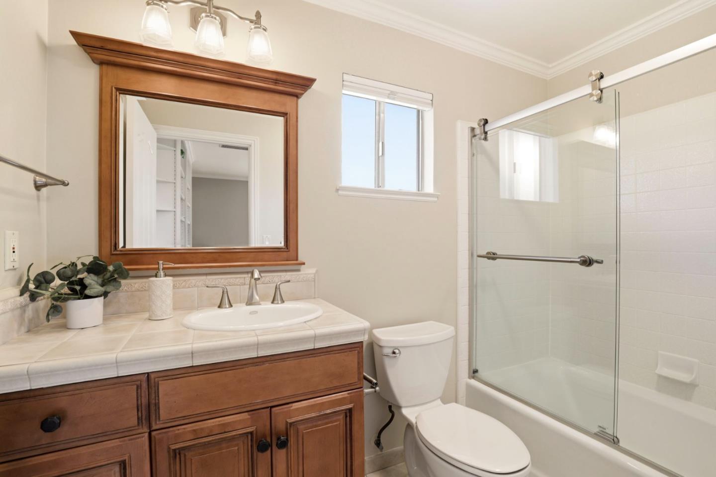 3539 Parkland Avenue