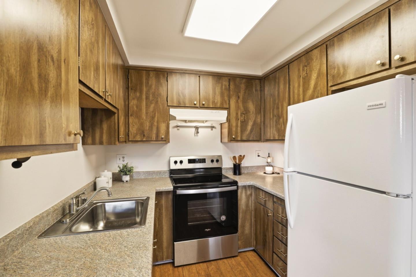 1548 Spring Valley Common