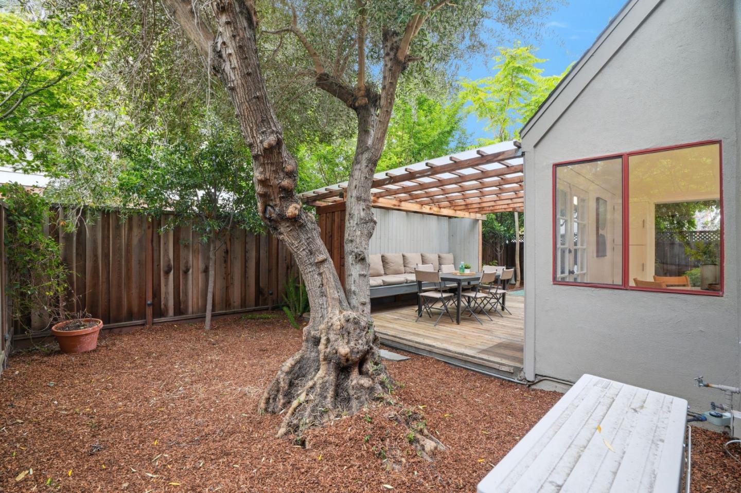 1912 Montecito Avenue 2