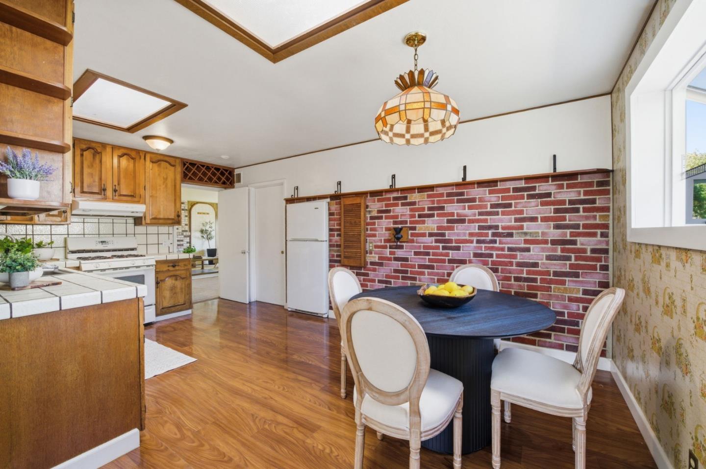 1229 Crestwood Drive