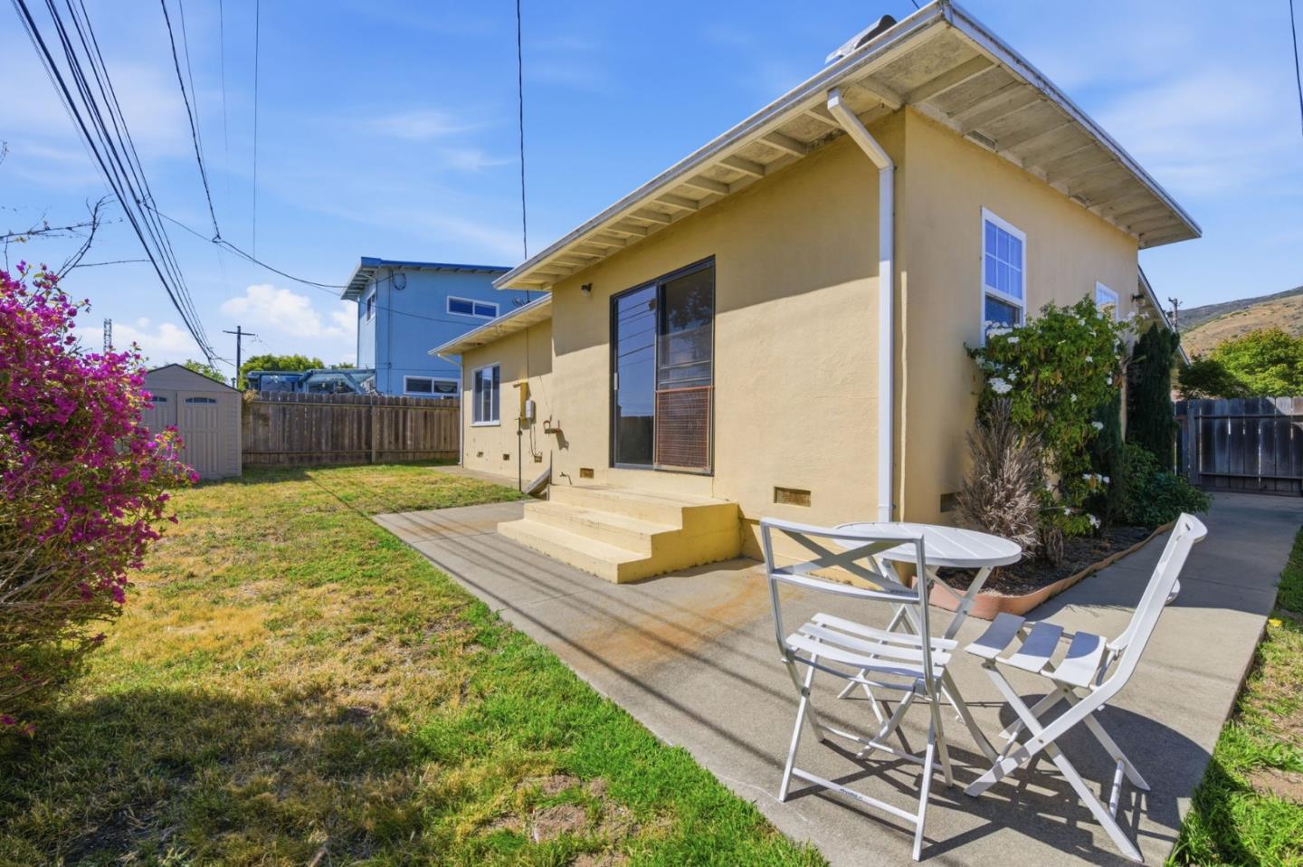 1229 Crestwood Drive