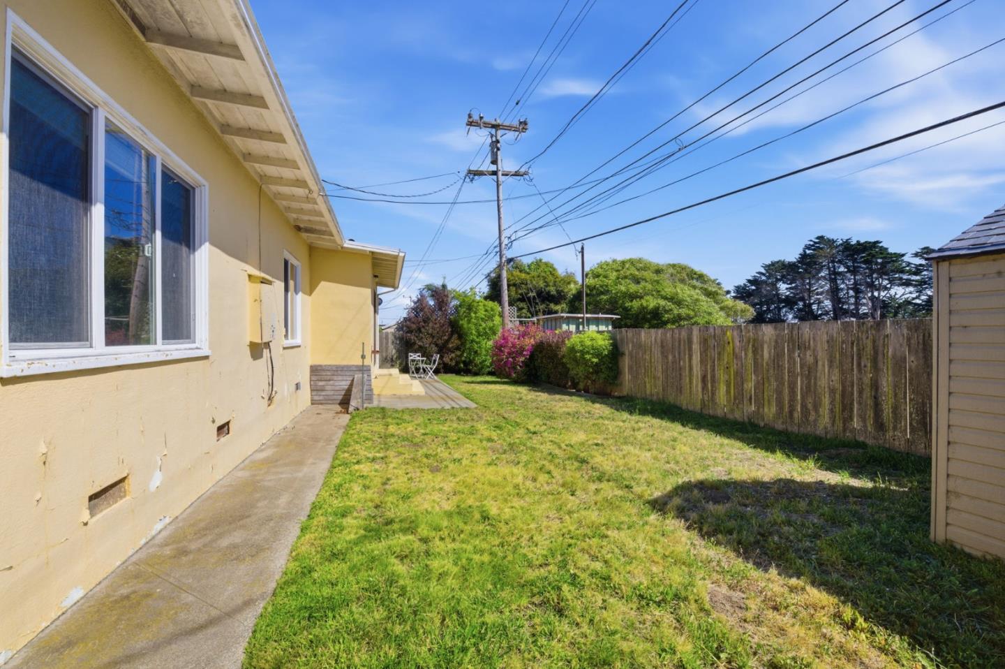 1229 Crestwood Drive