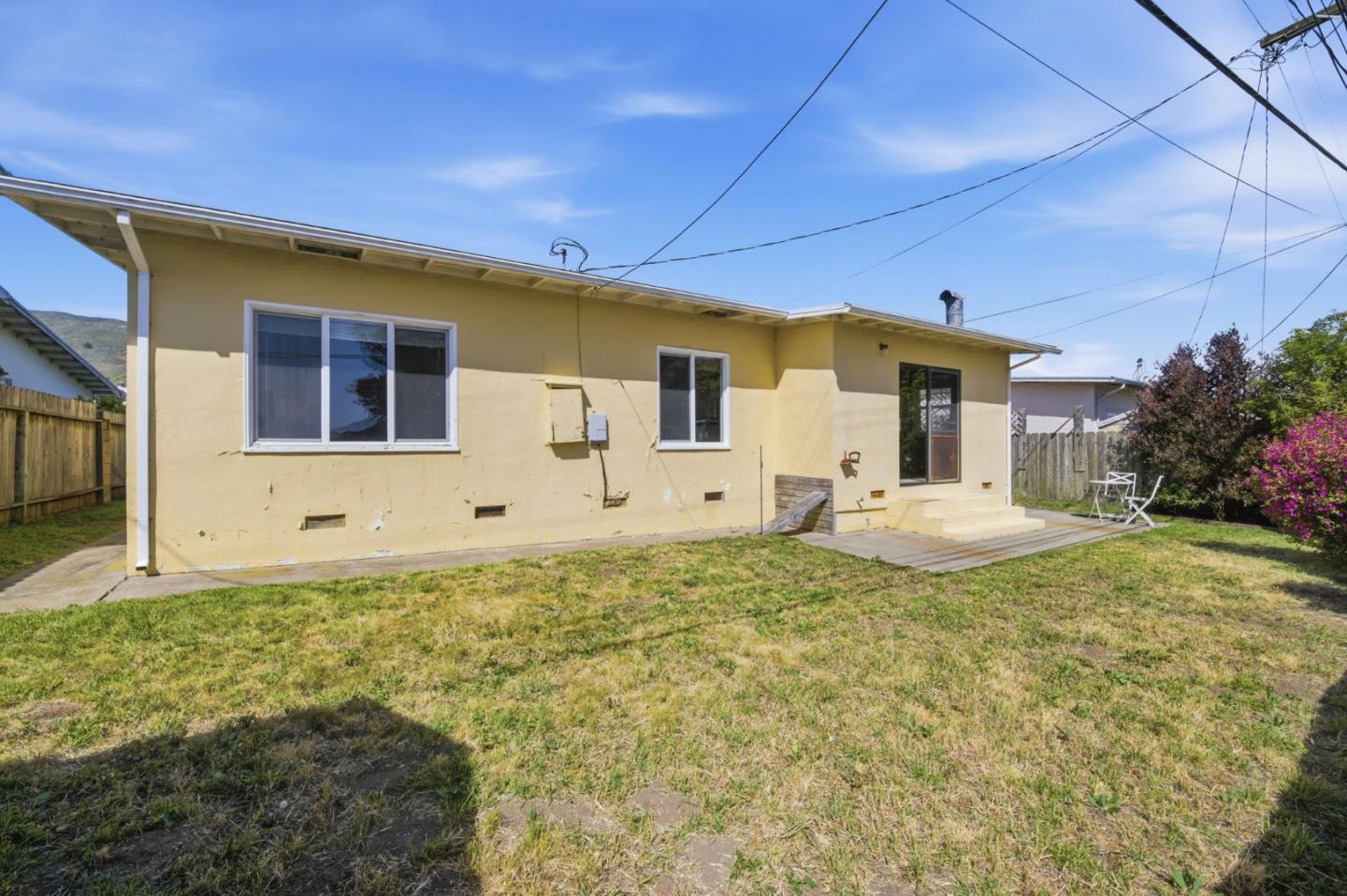 1229 Crestwood Drive