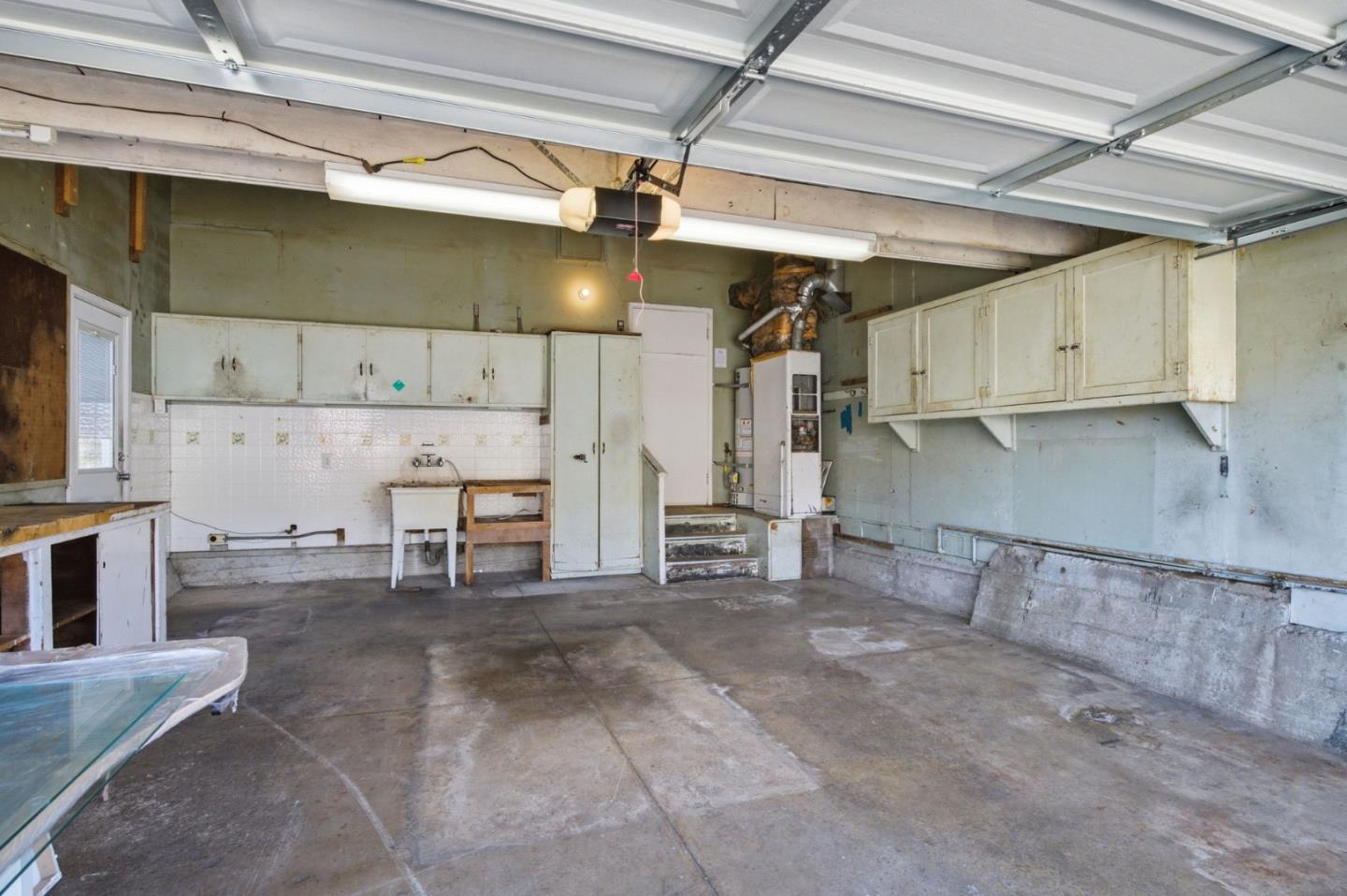 1229 Crestwood Drive