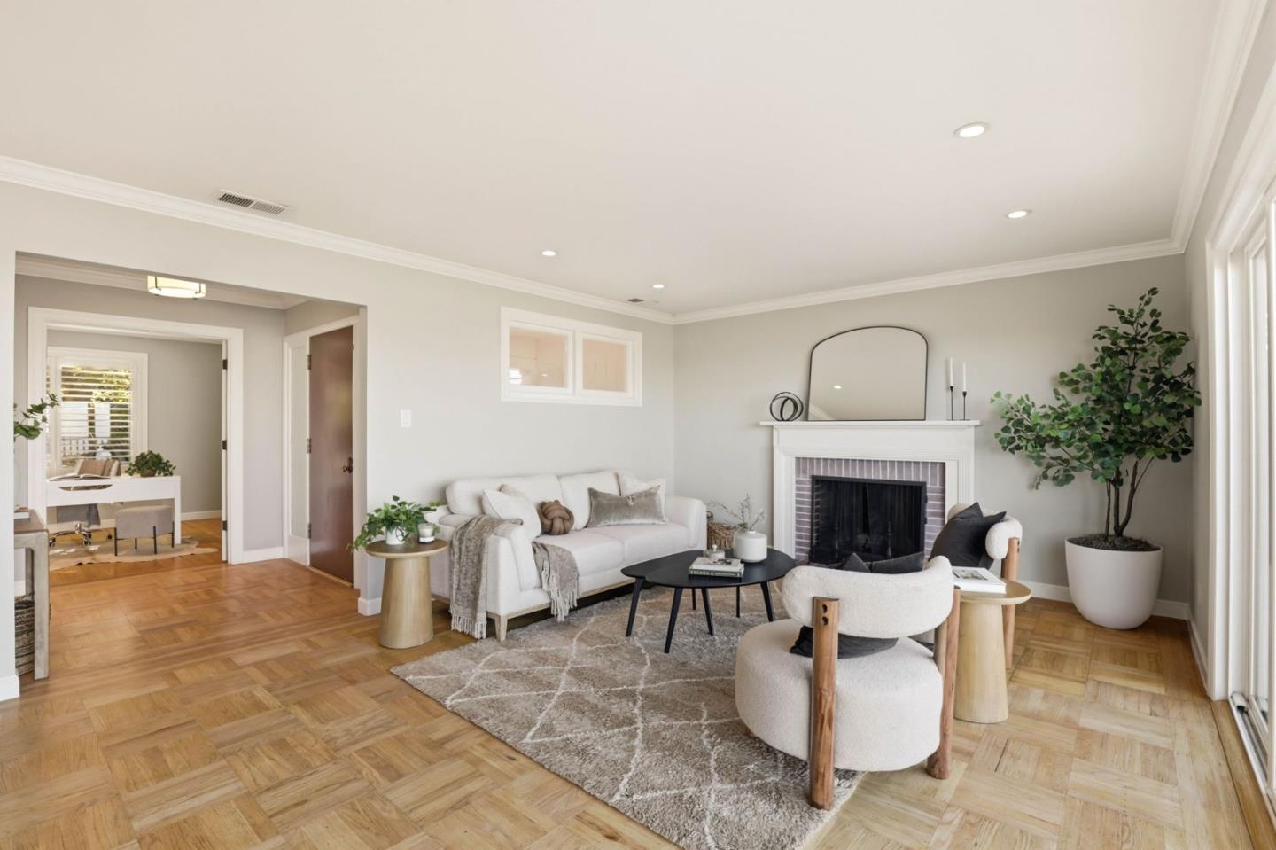 1049 Buckland Avenue