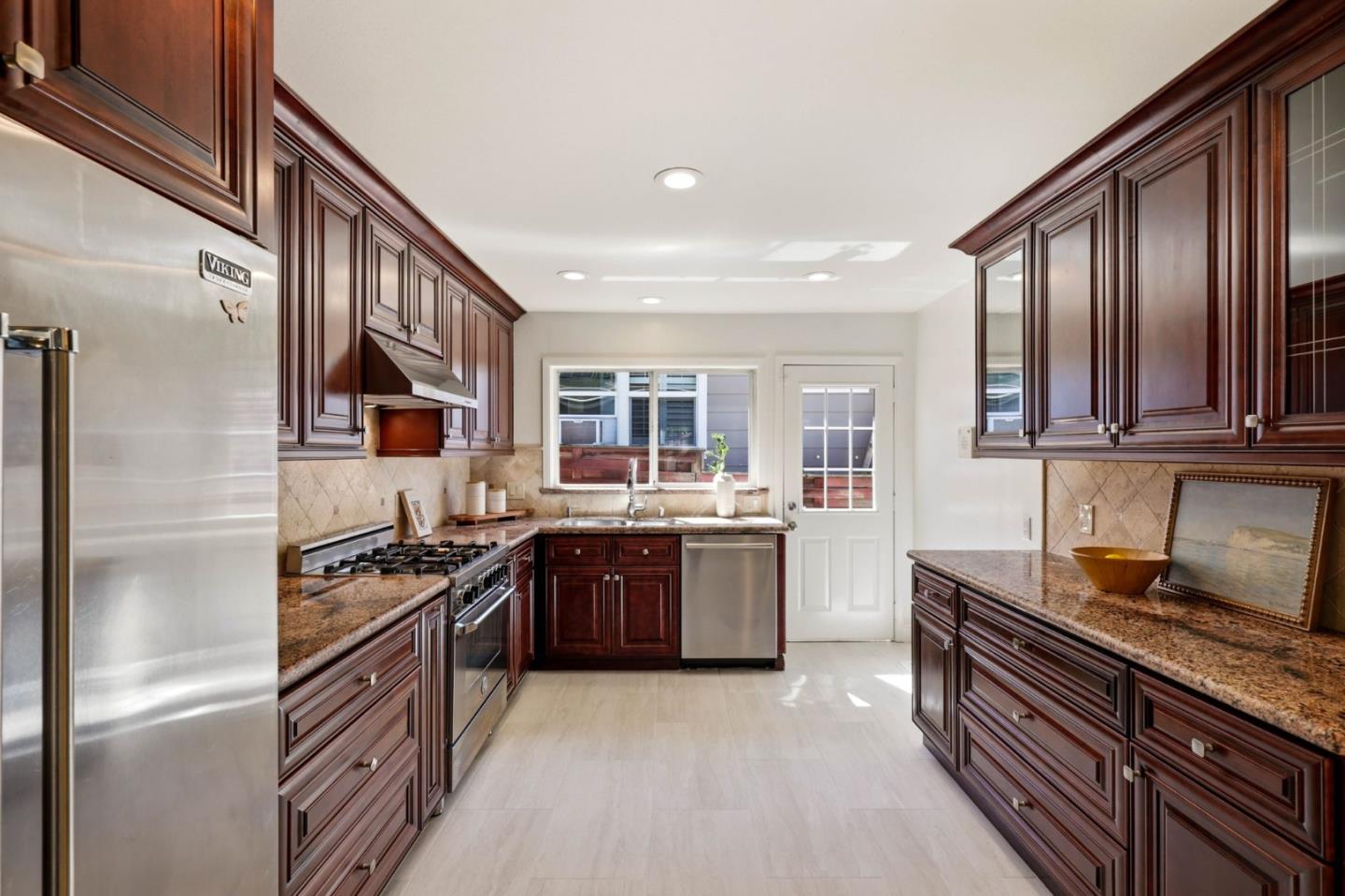 385 Ridge RD