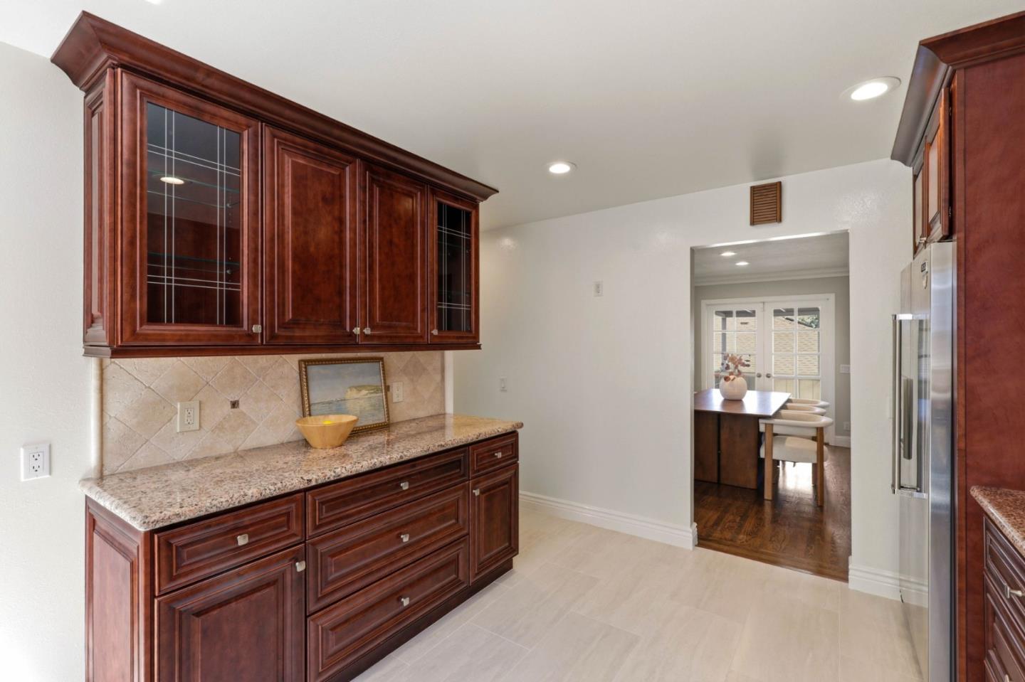 385 Ridge RD