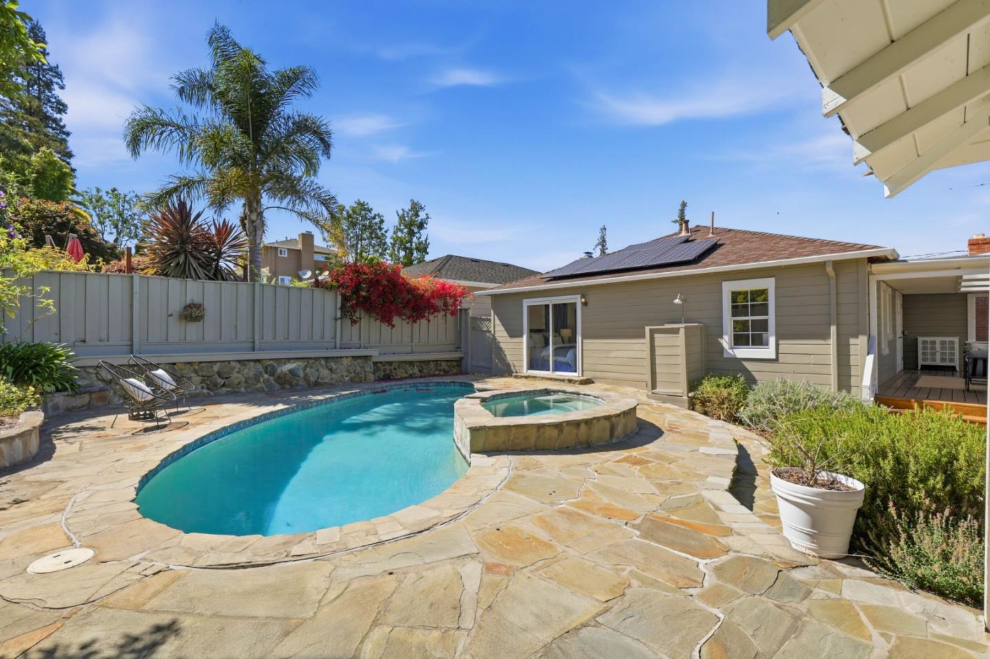 385 Ridge RD