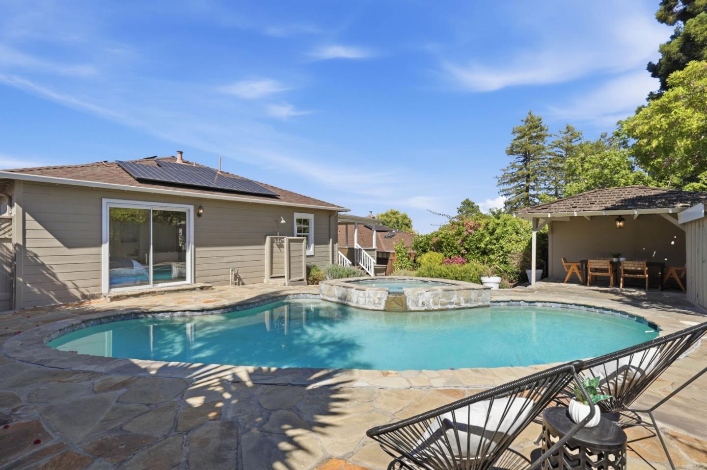 385 Ridge RD