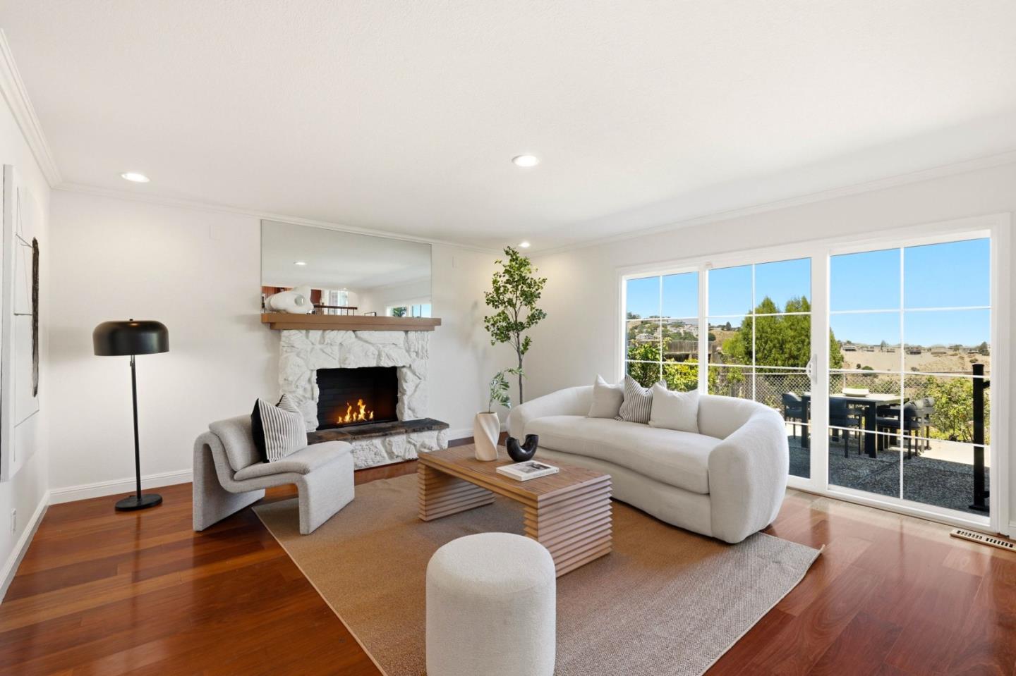 3138 La Mesa DR