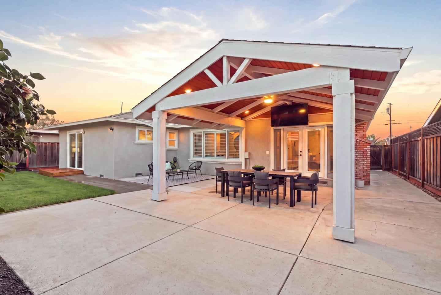 739 Del Mar AVE