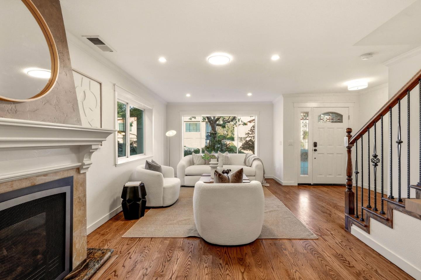 577 Maple AVE