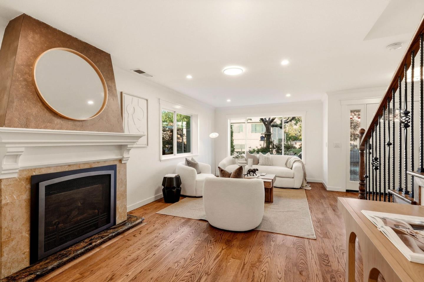 577 Maple AVE