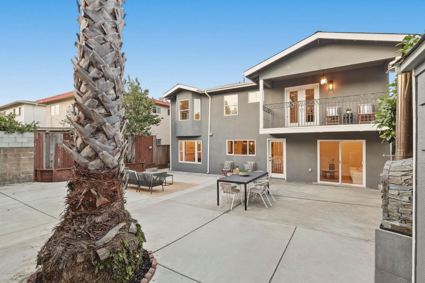 577 Maple AVE