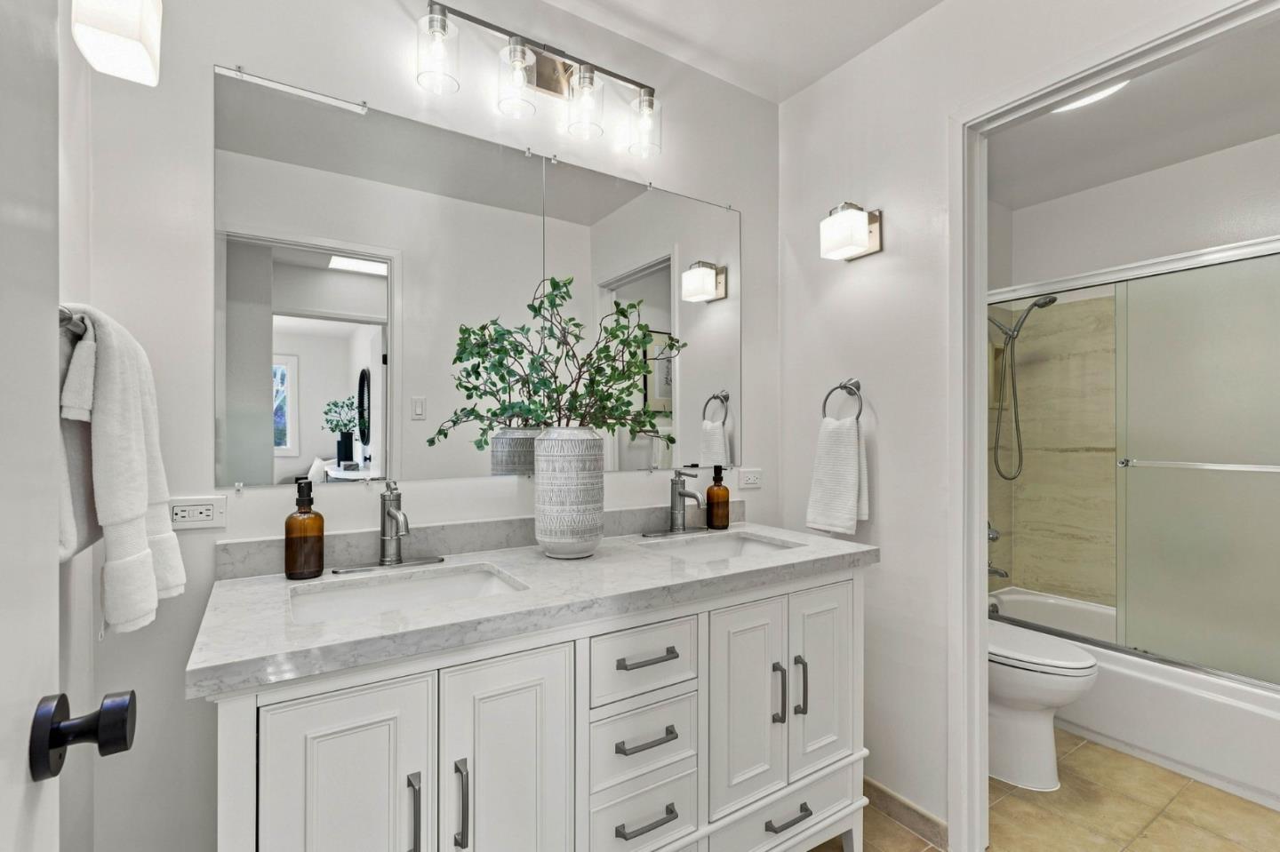 3291 Melendy DR
