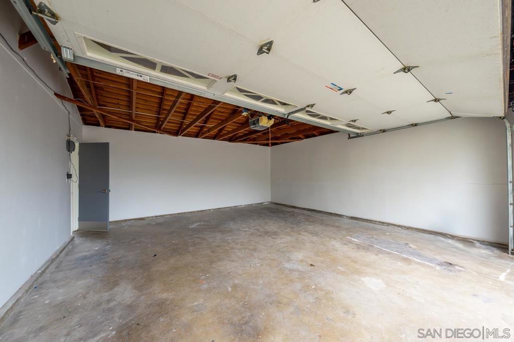 5435 Del Cerro Blvd