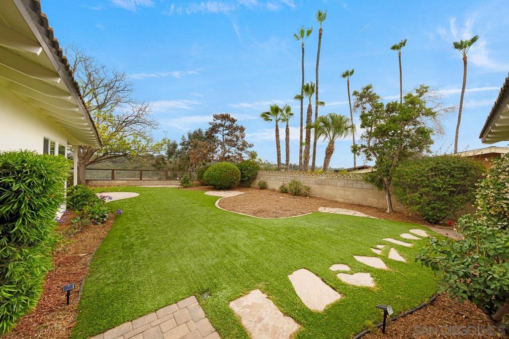 5435 Del Cerro Blvd