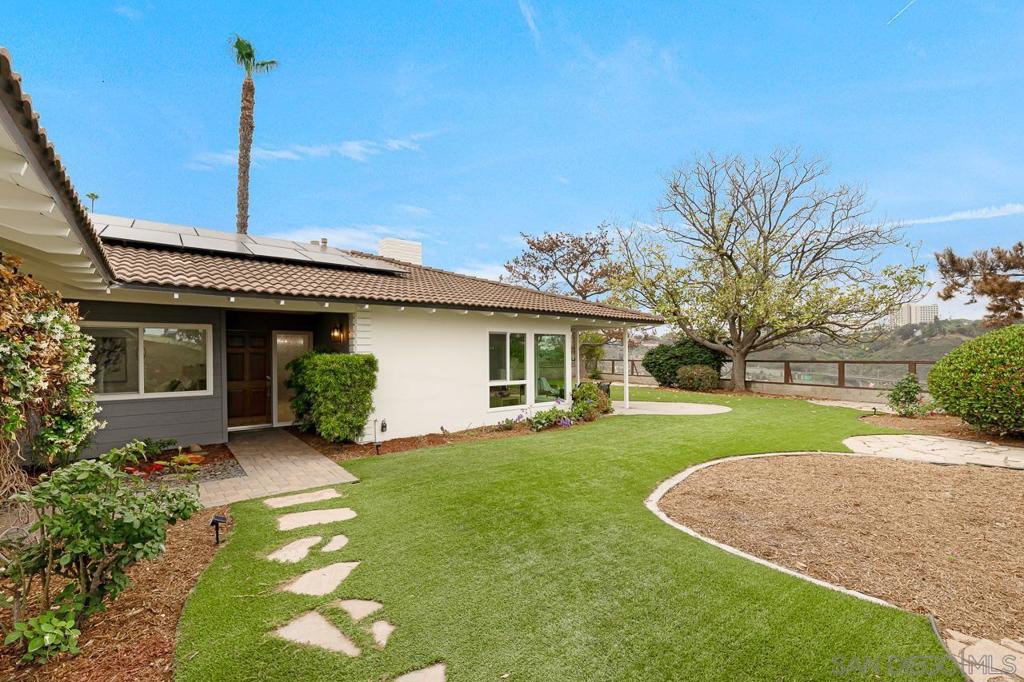 5435 Del Cerro Blvd