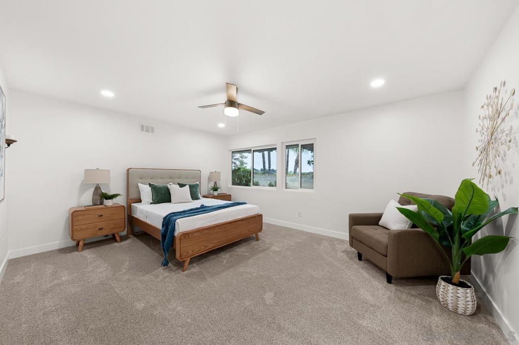 5435 Del Cerro Blvd