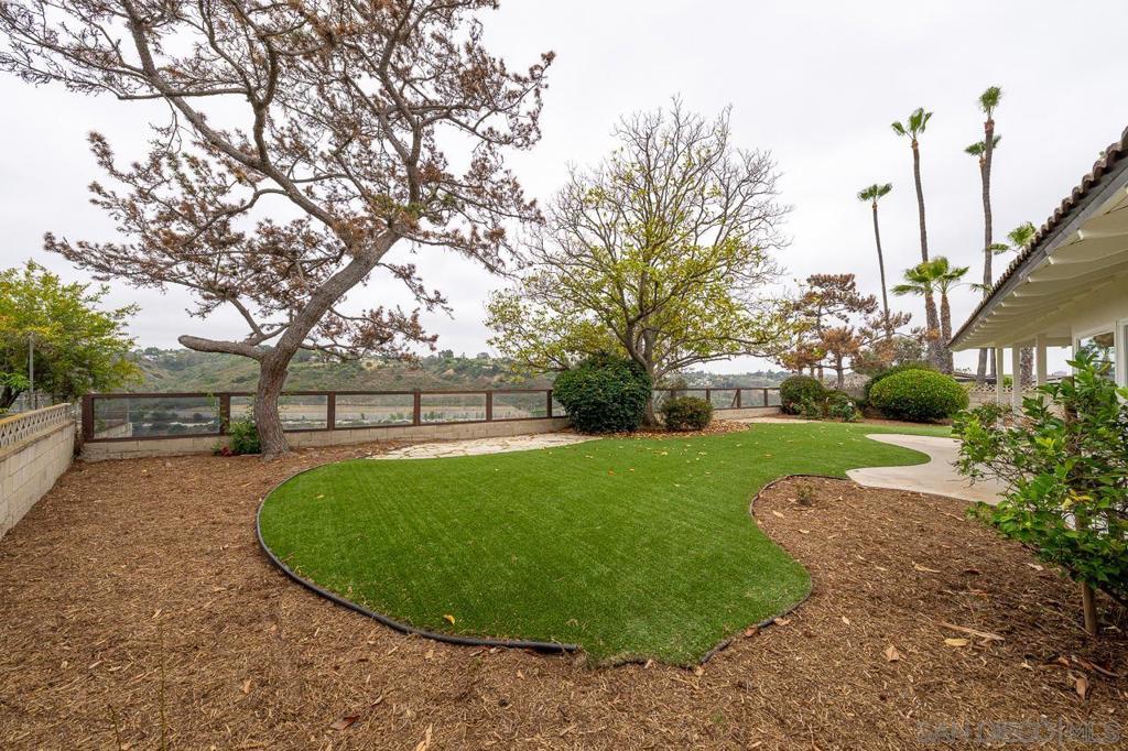 5435 Del Cerro Blvd