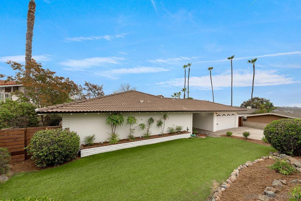 5435 Del Cerro Blvd