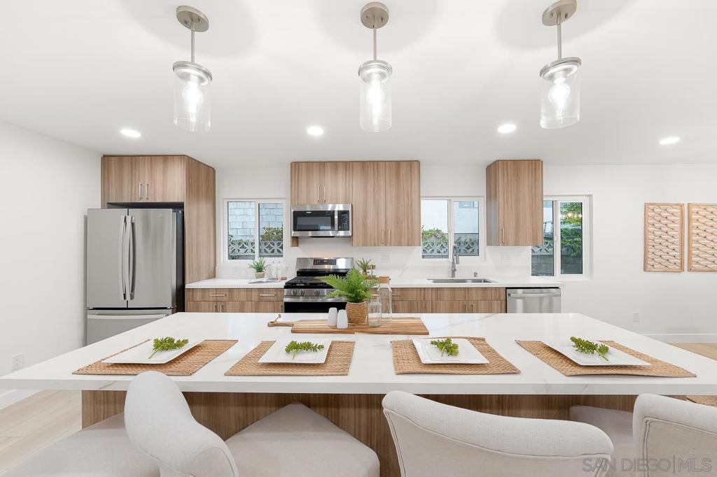 5435 Del Cerro Blvd