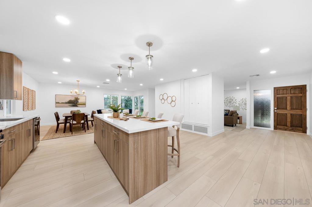 5435 Del Cerro Blvd