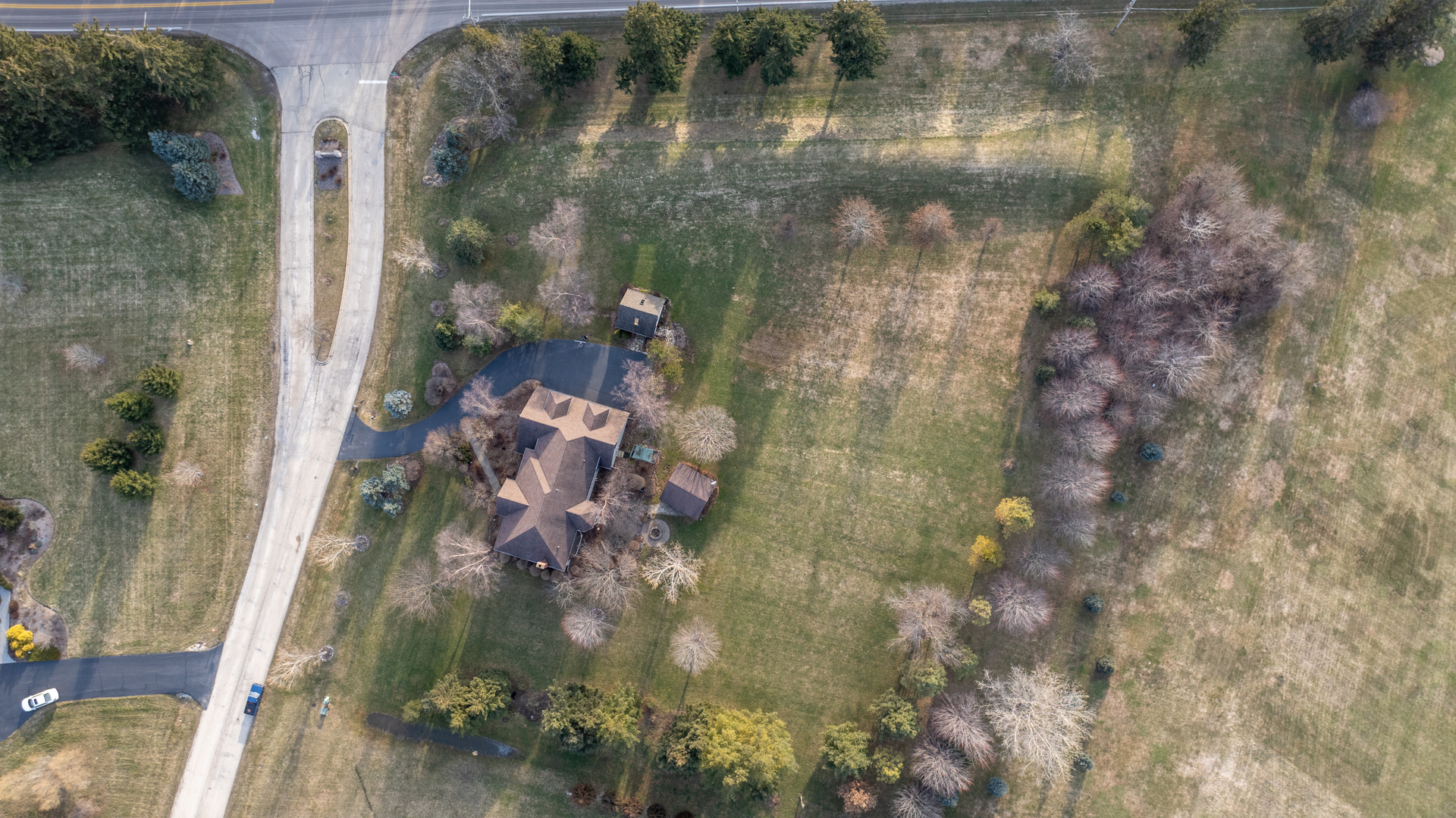 6N820 Gilmore Drive