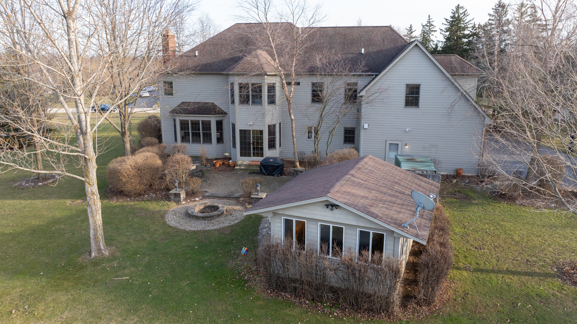 6N820 Gilmore Drive
