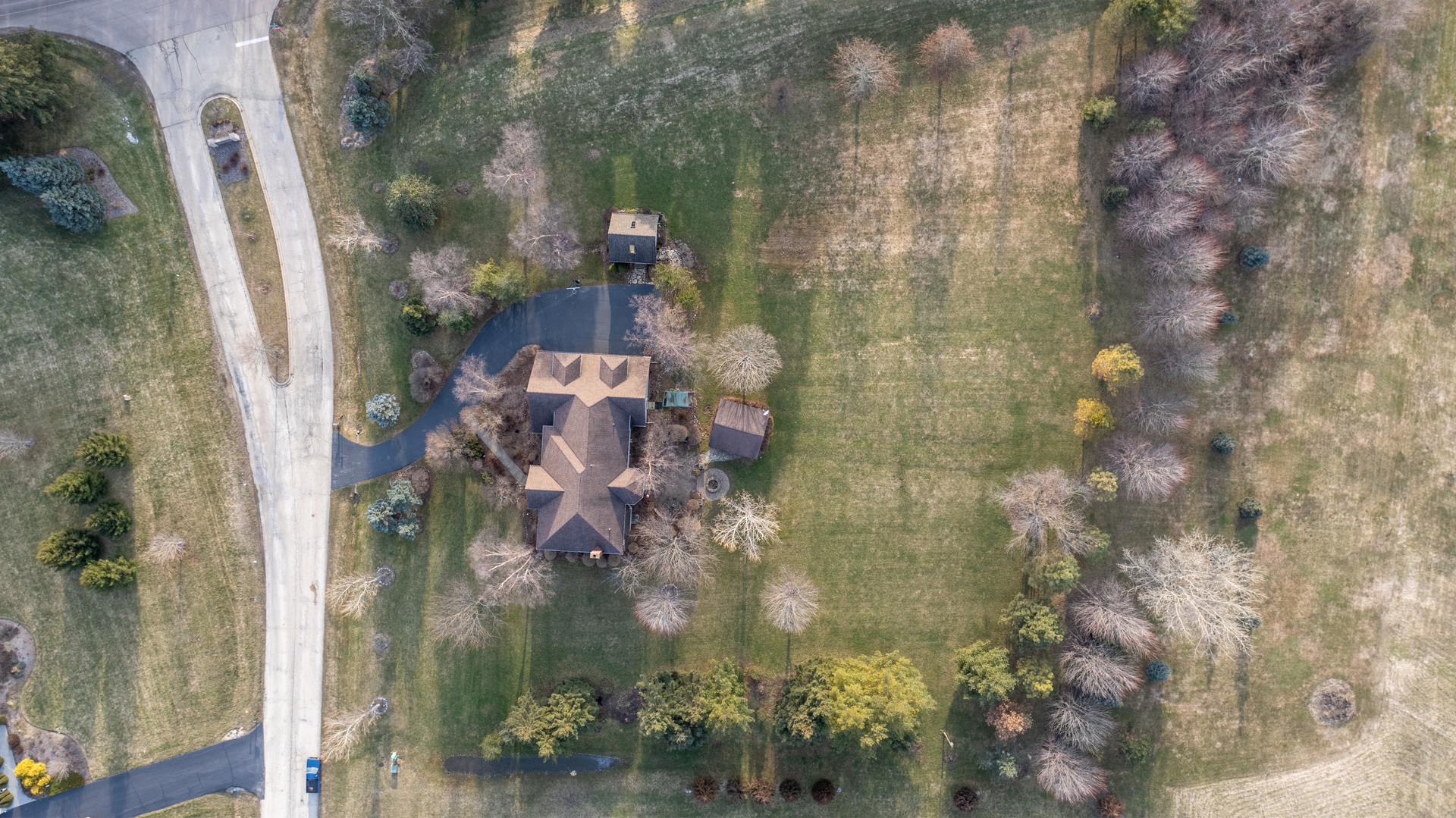 6N820 Gilmore Drive