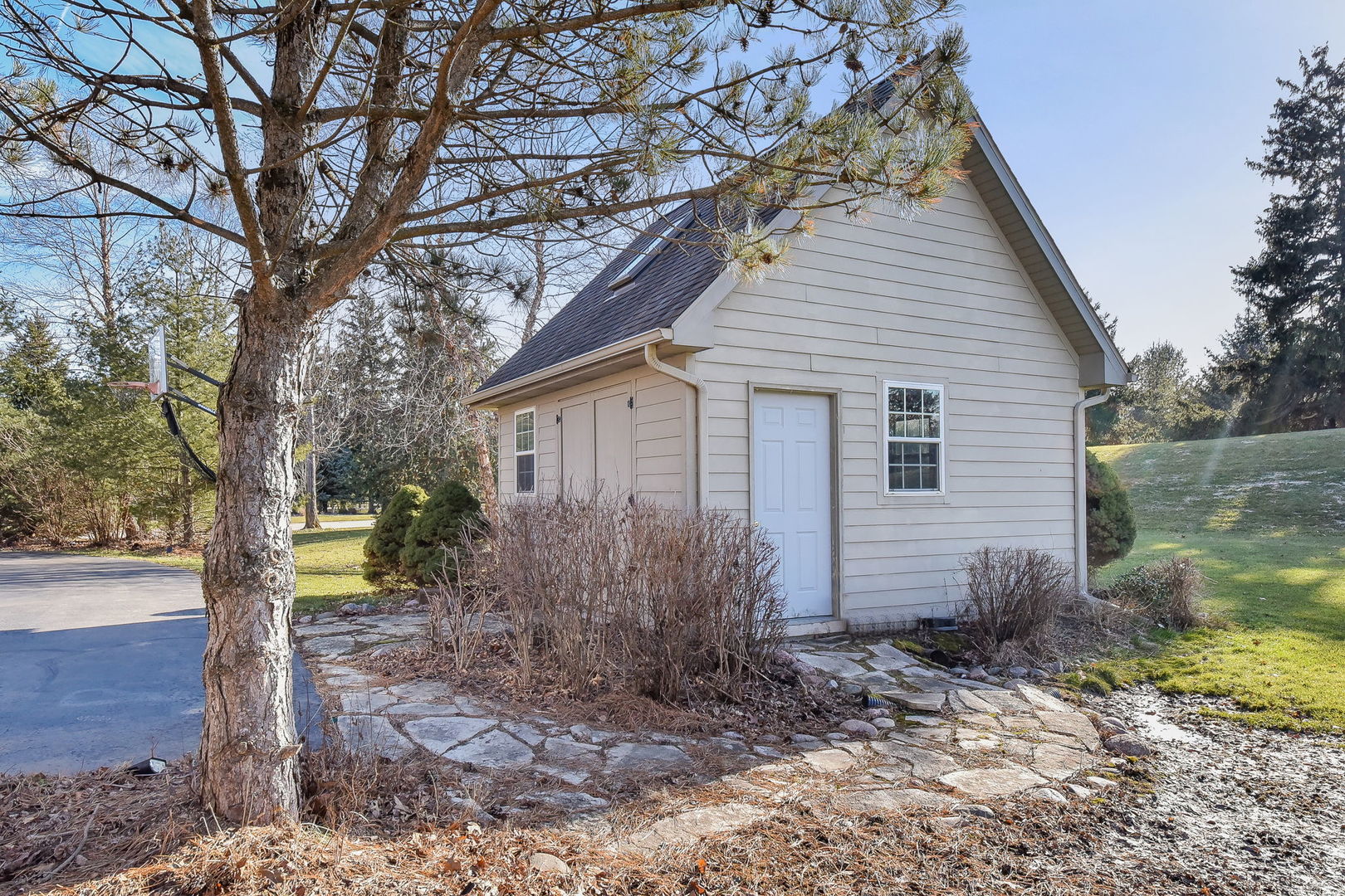 6N820 Gilmore Drive