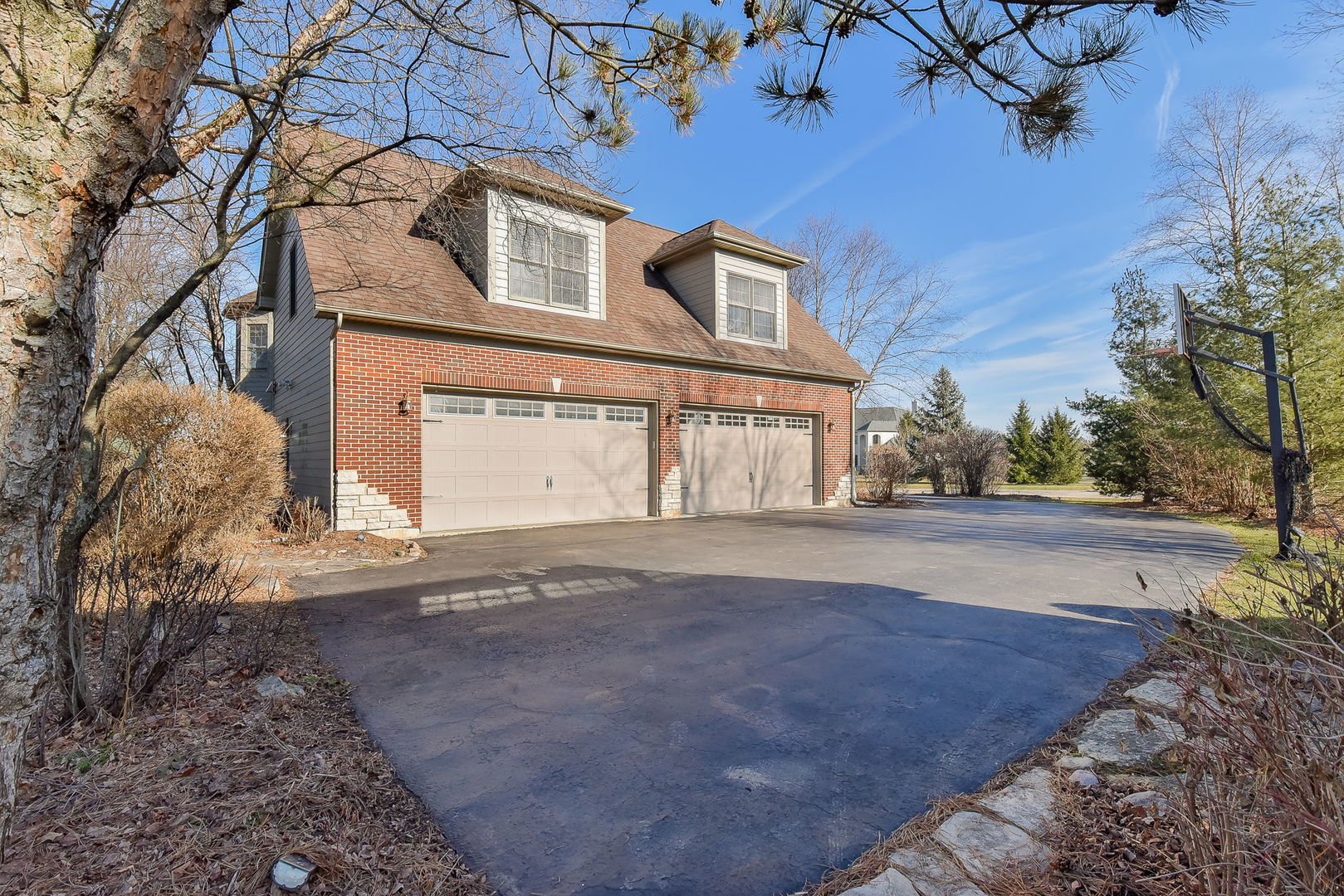 6N820 Gilmore Drive