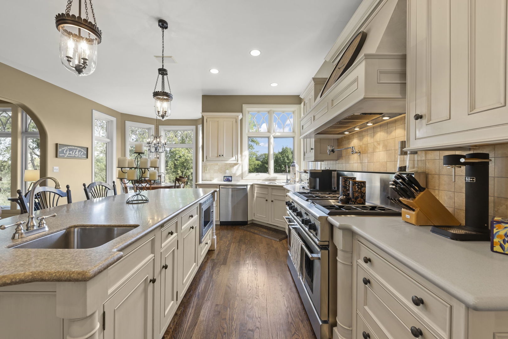 39W114 Fryendall Court