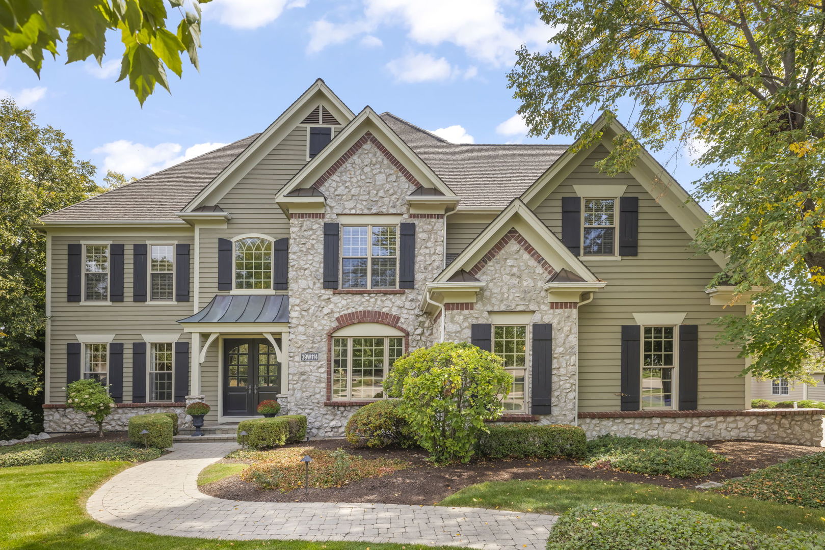 39W114 Fryendall Court